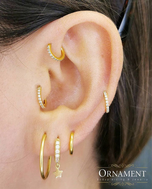 Guldig Clicker Ring till piercing - 24k pvd guld - Vita kristaller