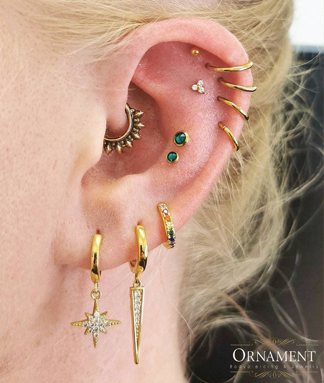 Guldring till piercing - Slät ring - Segment clicker - Piercingsmycke i 24k guldpläterat kirurgiskt stål.