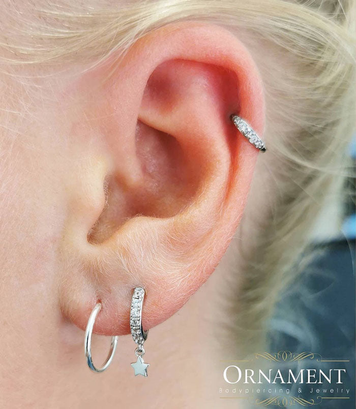 Tunn ring till piercing - Clicker med vit kristall