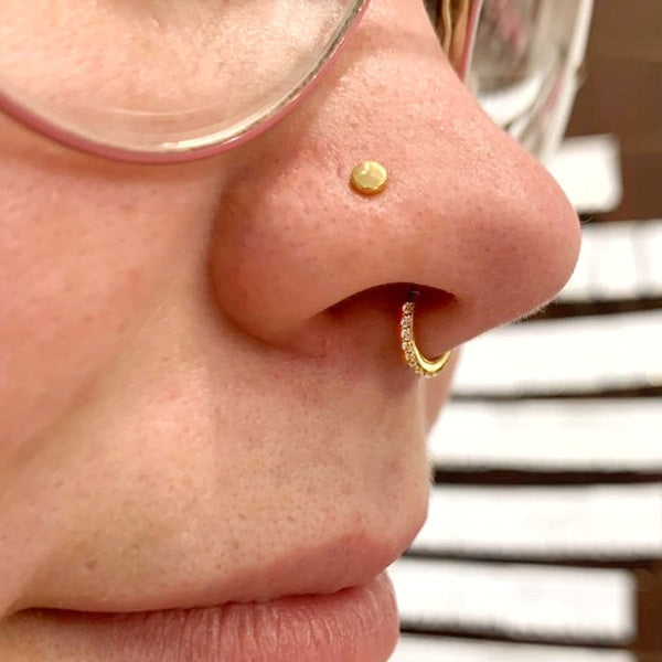 Guldig Clicker Ring till piercing - 24k pvd guld - Vita kristaller