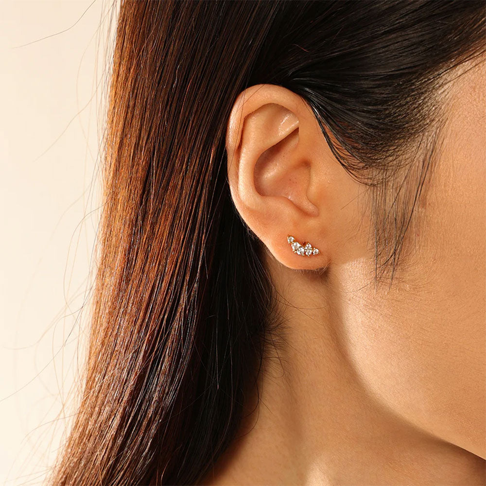 Cluster små vita kristaller - Stiftörhängen - Studs i äkta silver