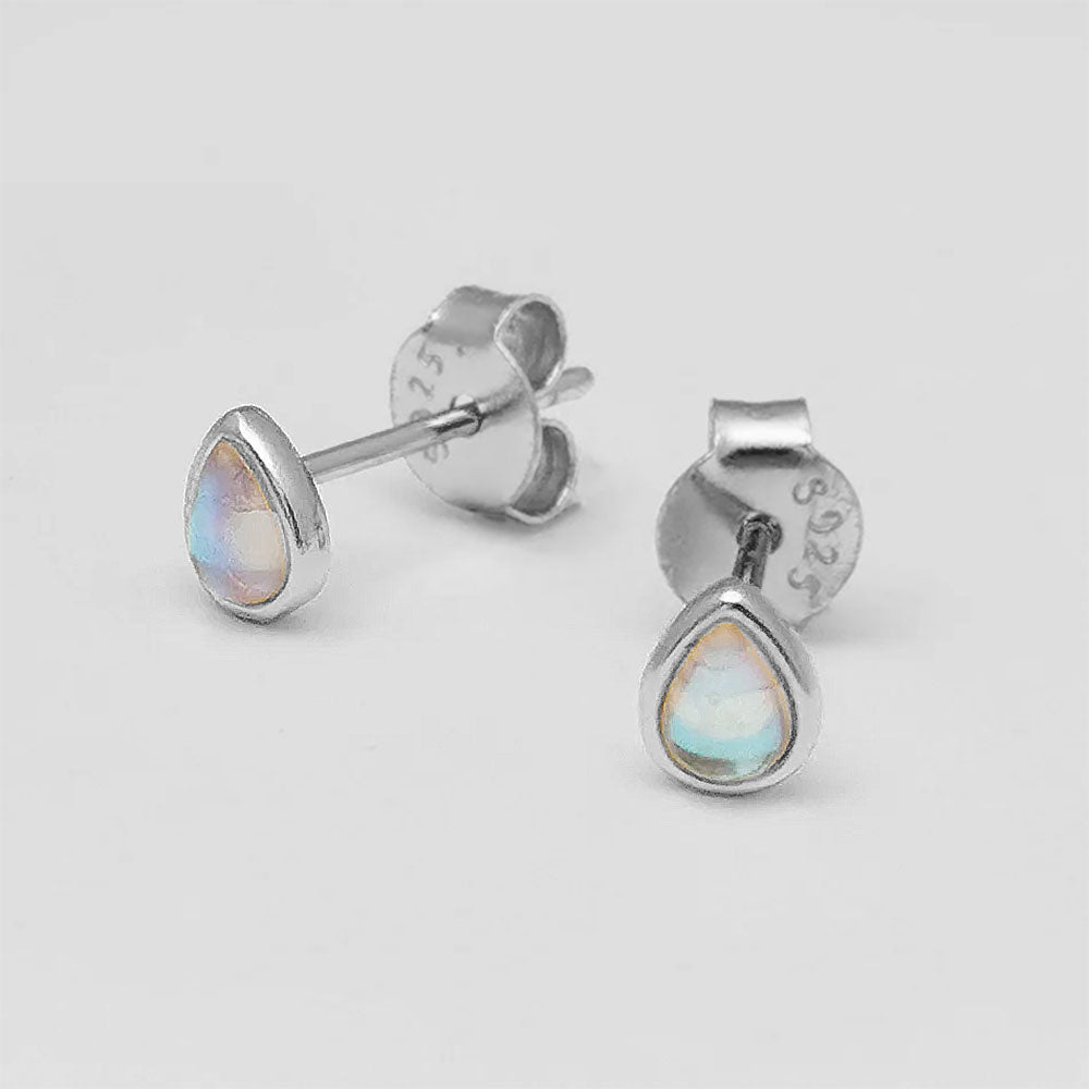 Teardrop med månsten - Stiftörhängen - Studs i äkta silver